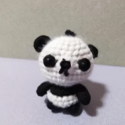 Mini amigurumi panda